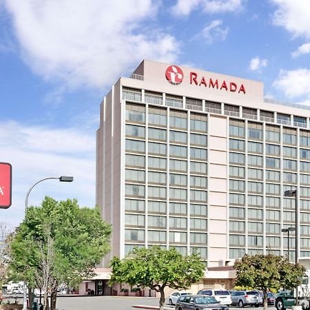 Ramada By Wyndham Reno Hotel & Casino מראה חיצוני תמונה